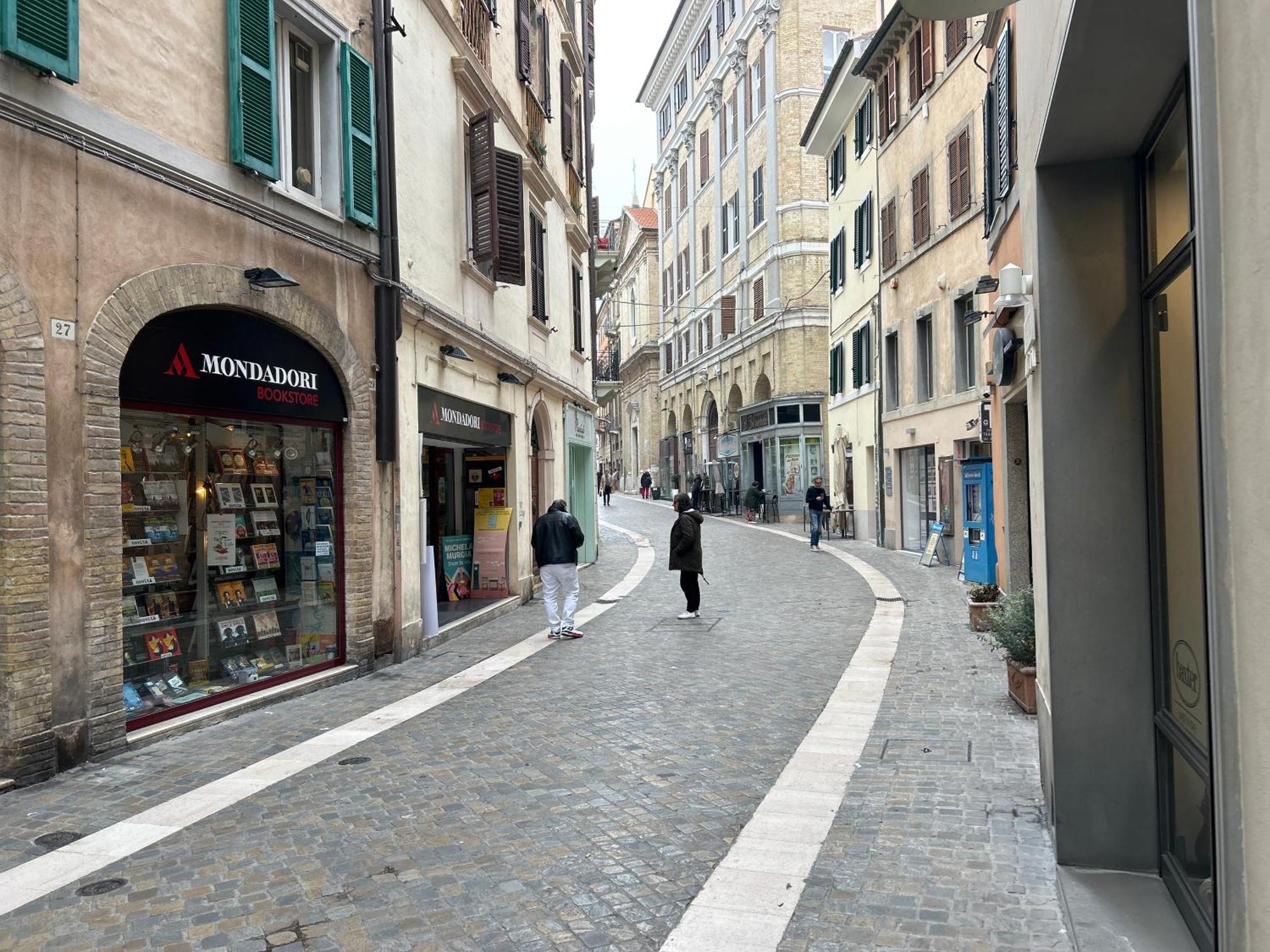 Ankon Apartments Palazzo Mazzini Ancona Bagian luar foto